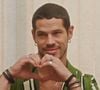 Novela 'Vai na Fé': Lumiar (Carolina Dieckmann) e Lui Lorenzo (José Loreto) se reencontram no casamento de Sol (Sheron Menezzes) e Ben (Samuel de Assis) e indicam final feliz