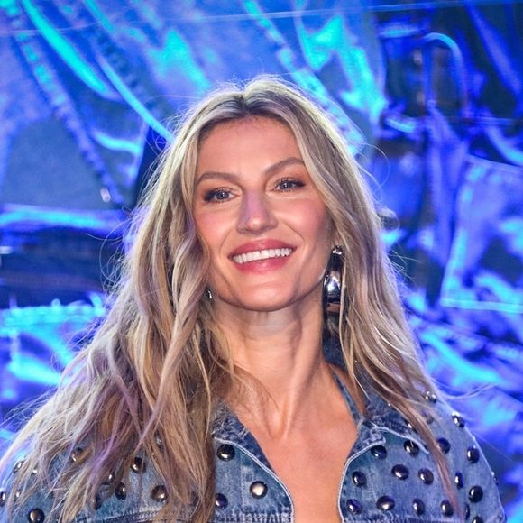Gisele Bündchen: "Hoje em dia não bebo mais café. Encontrei um chá de dente-de-leão que não tem cafeína e é um ótimo substituto. Além de ser delicioso, não me deixa agitada. Eu adoro!"