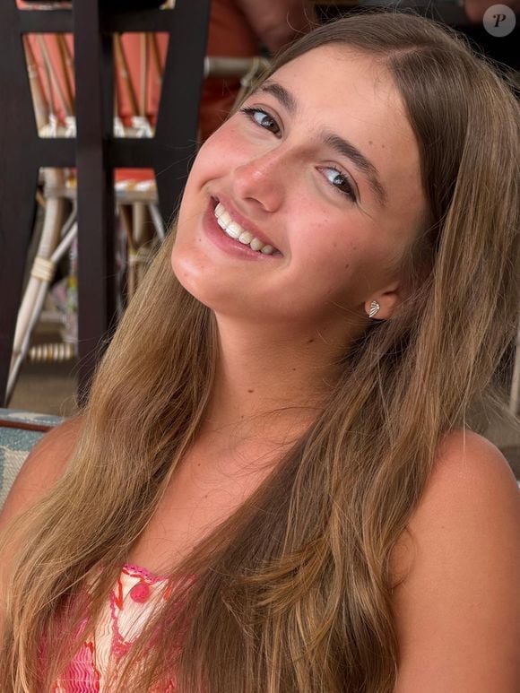 Filha de Angélica e Luciano Huck, Eva chama atenção pela beleza aos 14 anos