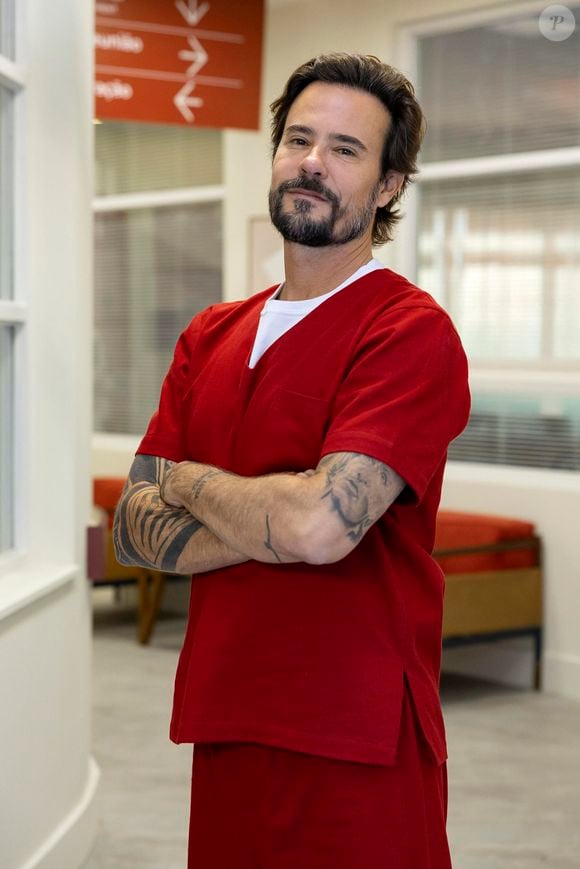 Segundo especialistas, o vermelho tende a provocar fadiga visual e pode dificultar essa diferenciação, motivo pelo qual praticamente não é utilizado em centros cirúrgicos.