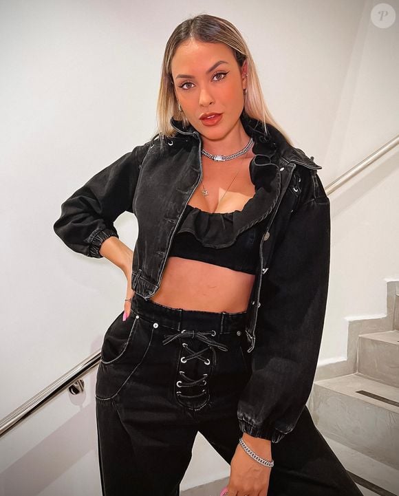 Sarah Andrade também alisava o cabelo, o que fez com que muitas pessoas não conhecessem seu visual natural