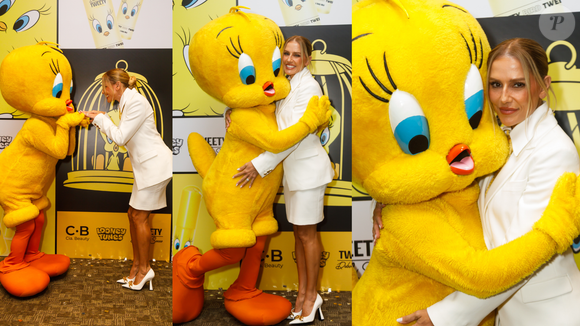 Com saia lápis e gravata amarela, Deborah Secco usa alfaiataria moderna para lançar collab com Piu-Piu, personagem hit da década de 1990