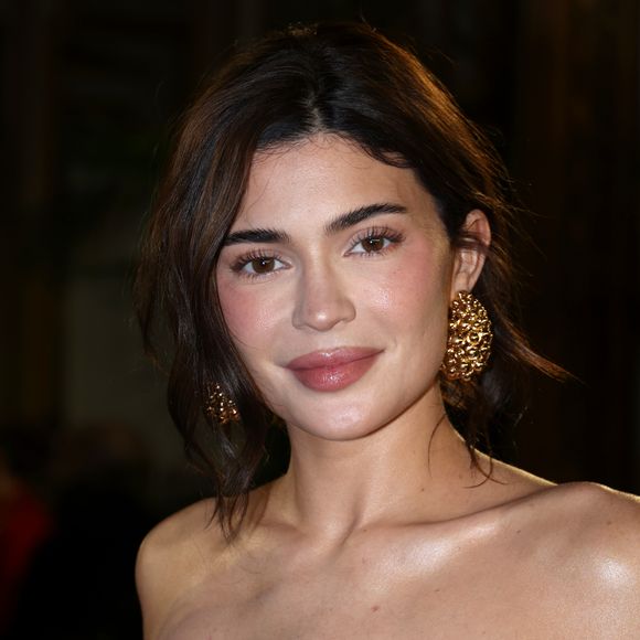 Kylie Jenner é sinônimo de beleza e rouba a cena por onde passa