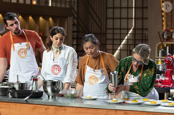 Glória e Daniela seguem no reality, que eliminou Leonela e Guilherme