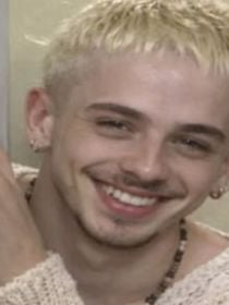 Juliano Floss, do 'BBB 26', é a reencarnação de Alexandre de 'A Viagem'? 4 semelhanças impressionantes entre o influenciador e o vilão da novela da Globo que vão intrigar você