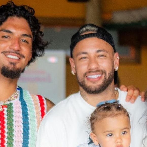 Neymar e Gabriel Medina continuam amigos, afirmou namorada surfista