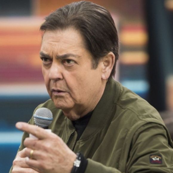 Faustão foge do vermelho e surge em Natal com a família após filho João Guilherme revelar limitações depois de dois transplantes