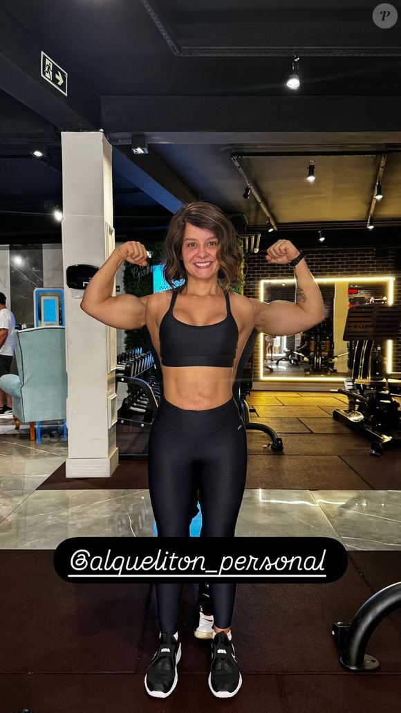 Já nos stories, Maiara entregou o truque: o dono do corpo musculoso é seu personal trainer