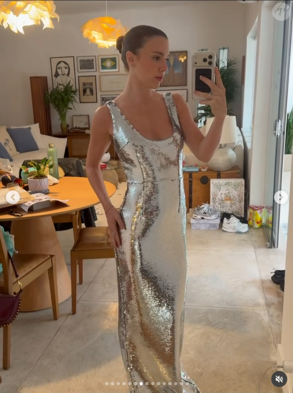 Prata em foco: em 2026, o brilho deixa de ser detalhe e vira protagonista: moderno, elegante e perfeito para iluminar até o look mais básico