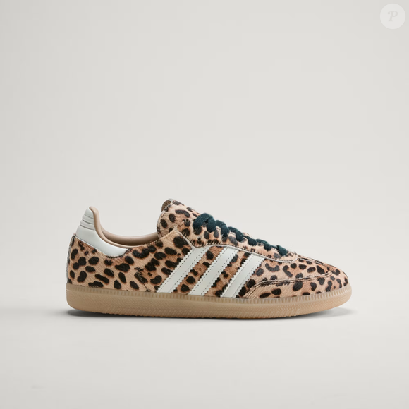 Adidas Samba OG, modelo usado por Laura Neiva, nasceu nos campos de futebol e virou clássico das ruas e da moda casual
