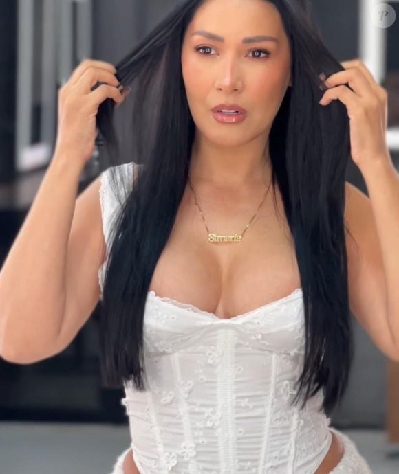 Fãs suspeitam que Simaria publicou a imagem nua sem querer