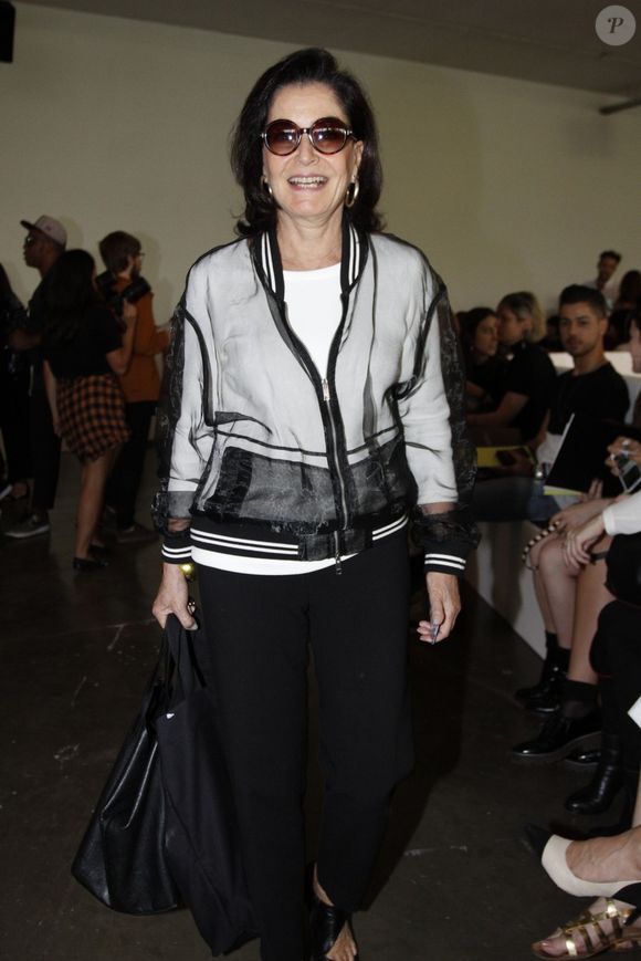 Gloria Kalil destaca que moda e beleza devem refletir a personalidade e não a repetição de tendências