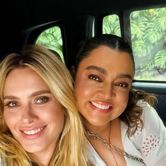 Carolina Dieckmmann já está voltando ao Brasil após a morte de Preta Gil