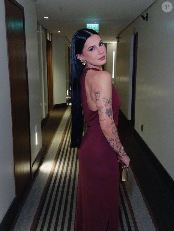 Visual de Ana Castela não durou muito tempo e logo ela voltou ao cabelo preto