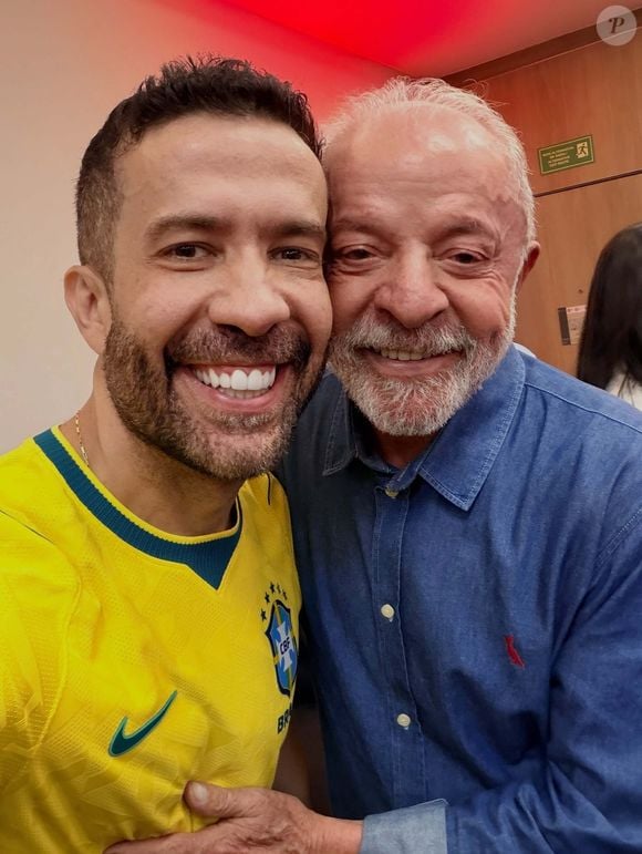 Após a vitória de Luiz Inácio Lula da Silva (PT) nas Eleições 2026, André Janones ganhou destaque por sua atuação na mobilização digital da campanha. No primeiro discurso depois de ser reeleito, o presidente procurou o deputado e o chamou de "Nosso general", em referência ao papel atribuído a ele nas redes sociais