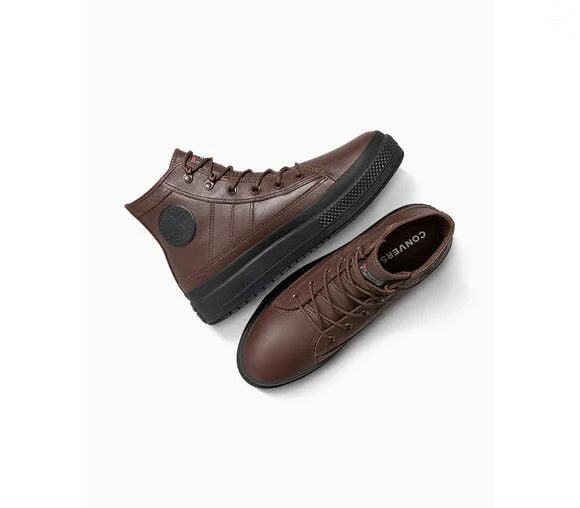 Estes tênis Converse substituem mocassins e botas de couro para que não se estraguem.