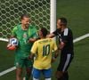 Após Brasil x Noruega, um falso pedido de desculpas de Ørjan Nyland a Neymar tomou conta das redes. Descubra o que realmente aconteceu