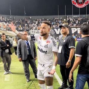 Após bate-boca com torcedor, Neymar afirma que deveria ter ficado quieto e pede desculpas nas redes sociais
