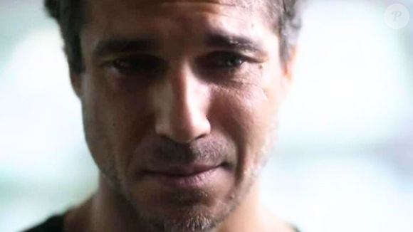 Volney (Paulo Rocha) colocará um rastreador no sapato de Mércia (Adriana Esteves)