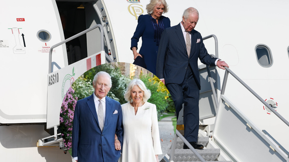Rei Charles e rainha Camilla aproveitam missão real com clima de lua de mel para celebrar bodas de porcelana na Itália