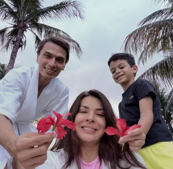 Mara Maravilha reatou o casamento com Gabriel Torres