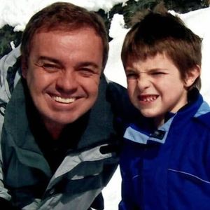 'Em nossos corações': filho de Gugu Liberato, João Augusto faz homenagem comovente no dia do aniversário do pai, com fotos inéditas. Veja!