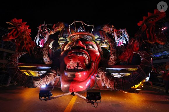 "Queremos desfile!": Carnavalesco critica falta de prioridade às escolas de samba