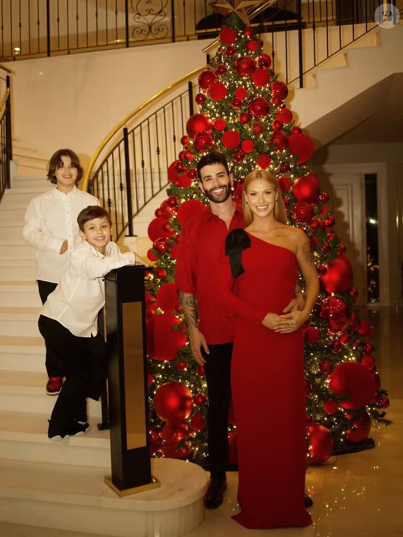 Natal dos famosos: Andressa Suíta faz foto com Gustavo Lima e os filhos, Gabriel e Samuel