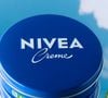 Especialista em dermocosmética explica como o tradicional creme Nivea pode ajudar nos cuidados com a pele com estrias