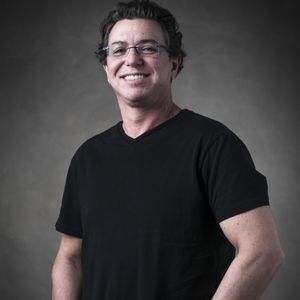 Boninho interessa ao SBT para produzir reality-show a ser exibido após o 'BBB' e antes de 'A Fazenda', mas atração pode ficar para 2026, segundo Daniela Beyruti