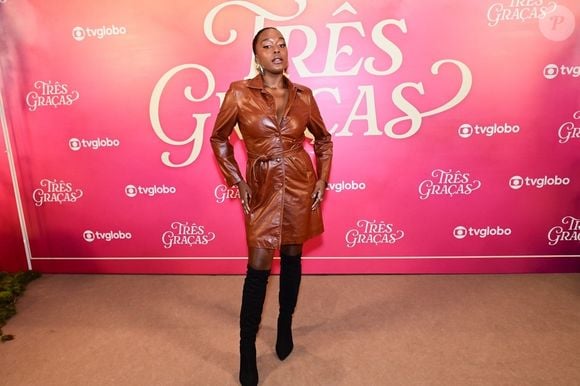 A atriz Luiza Rosa tem 1,71m de altura e vive a personagem Kellen Cristina