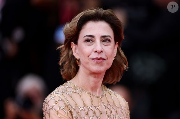O tapete vermelho do Festival de Veneza 2025 ganhou brilho extra nesta quarta-feira (27). E não foi por acaso! Fernanda Torres, 59 anos, atravessou a passarela fashion da cerimônia de abertura com a confiança de quem sabe exatamente o que está fazendo