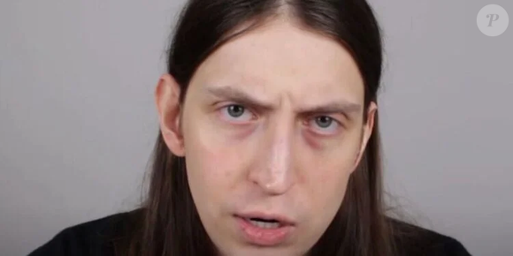 Felca, afirmou durante entrevista ao podcast PodDelas que passou a circular com carro blindado e seguranças em São Paulo, onde mora, devido a ameaças recebidas após a publicação de vídeos com denúncias.