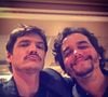 A amizade entre Wagner Moura e Pedro Pascal começou durante as gravações da série 'Narcos', da Netflix, embora os dois não tenham contracenado diretamente
