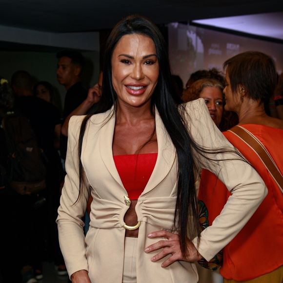 Enquanto isso, o rosto de Gracyanne Barbosa também passou a ser alvo de constantes ataques