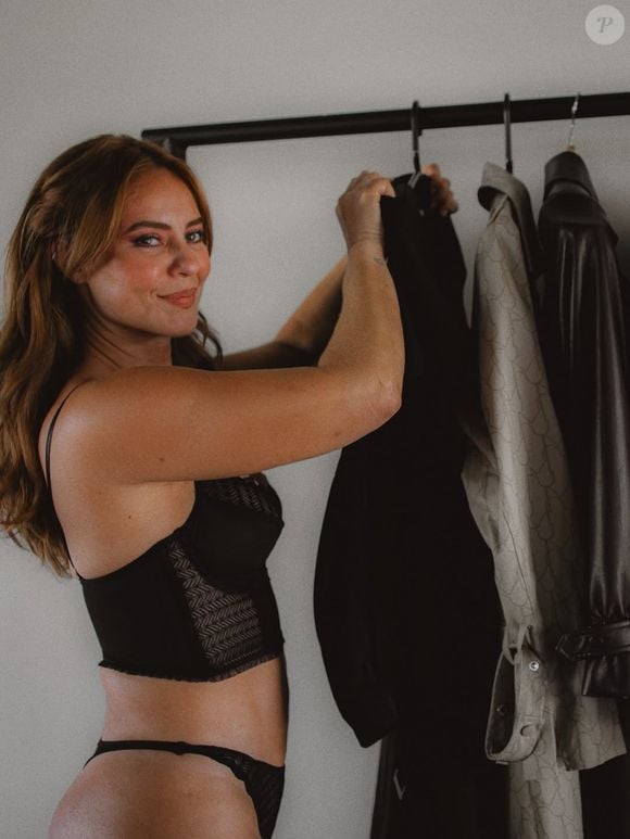 Paolla Oliveira recebeu elogios de diversas famosas após postar fotos de calcinha e sutiã