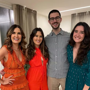 William Bonner e Fátima Bernardes são pais dos trigêmeos Beatriz, Laura e Vinicius