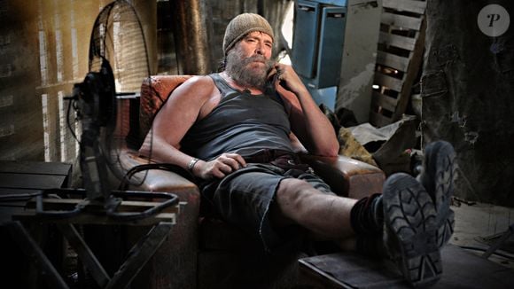 Nas décadas de 60 e 70, não havia uma série de recursos que poderiam ajudar a minimizar as dúvidas e dores. Internet, conteúdos sobre inteligência emocional ou aplicativos de terapia poderia agregar na educação.