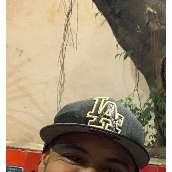 Irmão de Sheron Menezzes era reincidente no crime de tráfico de drogas e tinha cinco processos em andamento pelo mesmo delito