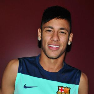 Neymar foi contratado pelo Barcelona ainda em 2013