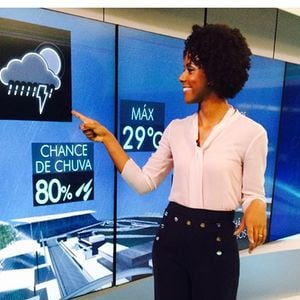 Maju Coutinho era ‘garota do tempo’ no ‘Jornal Nacional’ e estava há cerca de um ano na função