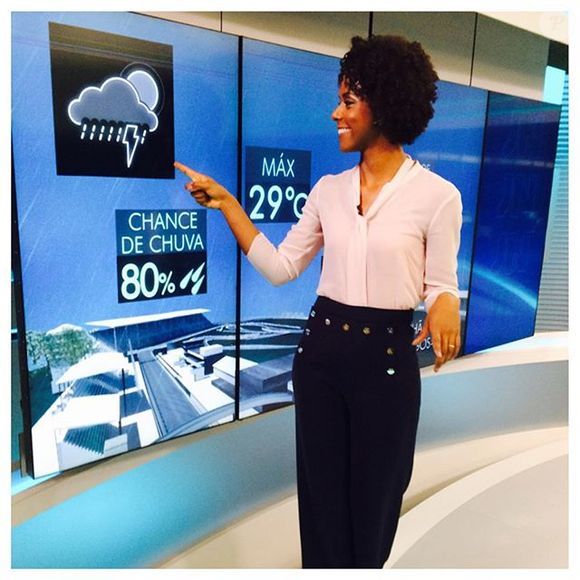 Maju Coutinho era ‘garota do tempo’ no ‘Jornal Nacional’ e estava há cerca de um ano na função