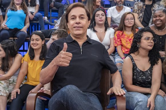 Tom Cavalcante x Chico Anysio: hoje apresentador da Record, famoso rebateu o veterano que o revelou na TV. 'O adotei como irmão, mas não quero vê-lo pessoalmente. É um artista maravilhoso, só que não é criador, mas imitador. Além disso, é muito pouco generoso com as pessoas. É pão-duro mesmo'