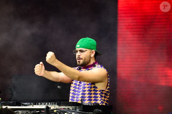 Pedro Sampaio: ‘Ninguém nunca soube disso. Esse segredo foi guardado a sete chaves. ‘POCPOC’ pegou top 1 do Brasil, top 1 de Portugal e ninguém sabia dessa curiosidade’