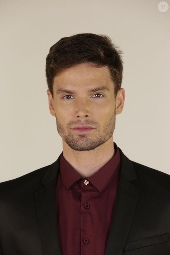Hoje em 'A Fazenda 18', Jonatas Faro não atua em novelas desde 2018, quanto integrou o elenco de 'Apocalipse'