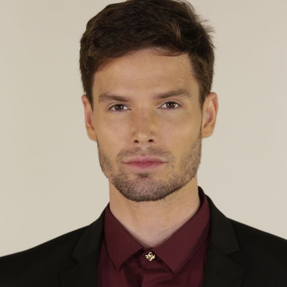 Hoje em 'A Fazenda 18', Jonatas Faro não atua em novelas desde 2018, quanto integrou o elenco de 'Apocalipse'