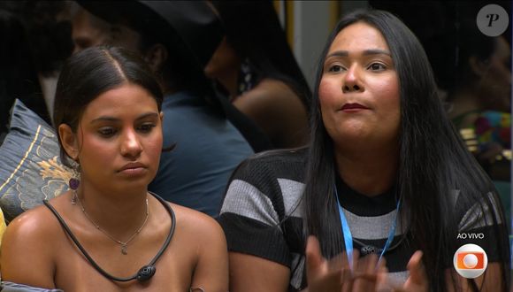 Anjo, Chaiany imunizou Gabriela após dizer que daria o colar para Samira. Eita!