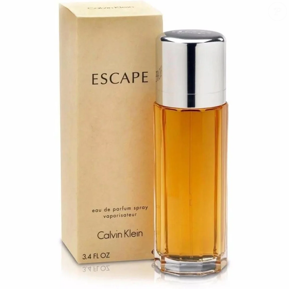 O Escape, da Calvin Klein, foi lançado em 1991 e é classificado como um perfume Floral Aquático Feminino