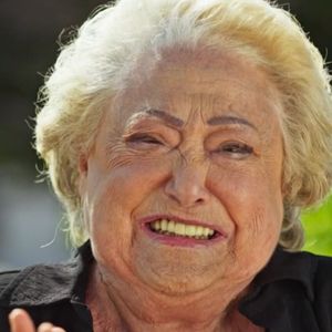 A escolha de “Se Eu Quiser Falar com Deus”, de Gilberto Gil, como trilha da cena em que Dona Rosa (Suely Franco) encara o filho no próprio velório deixou internautas emocionados