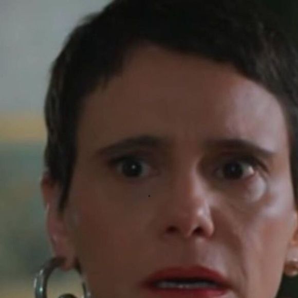 'Se um dia Celina tirar os braceletes, talvez seja o seu grito silencioso de liberdade', diz autor da teoria no Threads